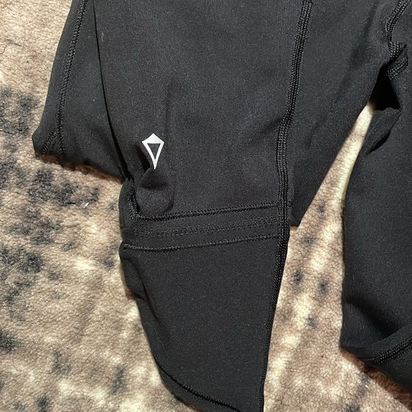 3 Pairs Ivivva leggings - Picture 5 of 15